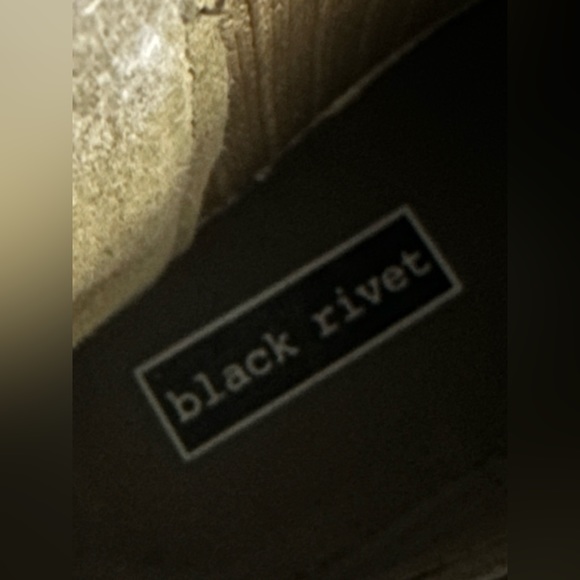 Chelsea boots - Picture 3 of 4